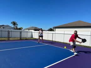 4BR 3BA Cape House-Pickleball Court-Pool-Hot tub